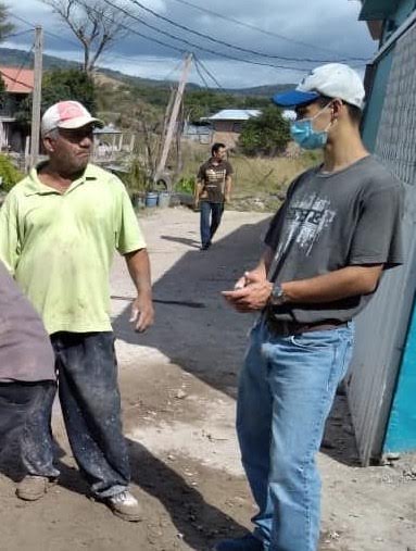 Daniel shares God's love downtown Tegucigalpa